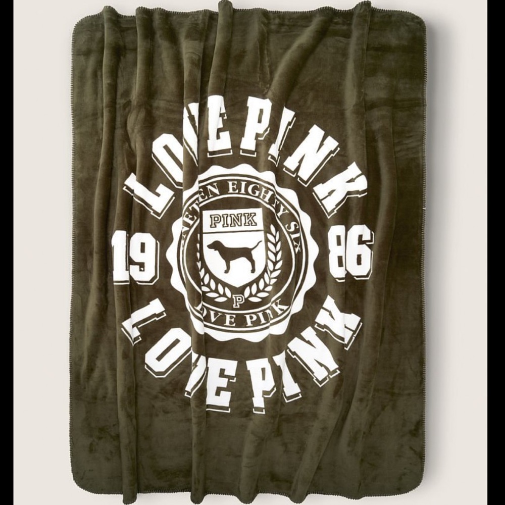 Victoria’s Secret PINK Sherpa Blanket